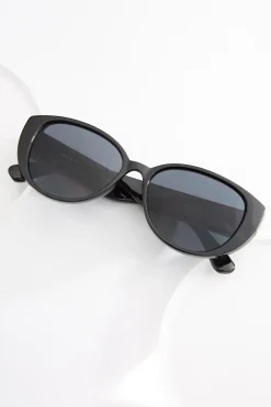 Black Classic Sunglasses