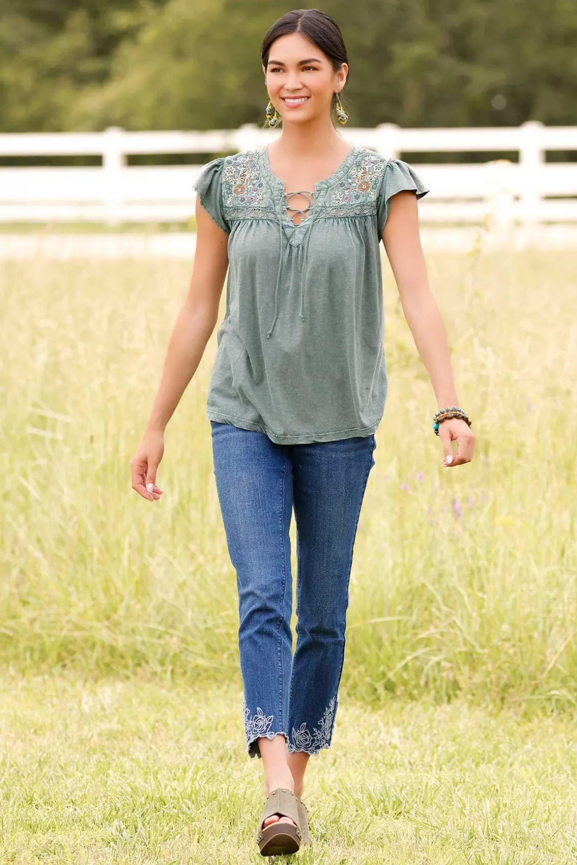 Embroidered Hem Ankle Jeans