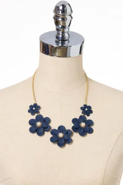 Pearl Center Flower Necklace Set