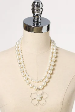 Pearl Layer Flower Pendant Necklace