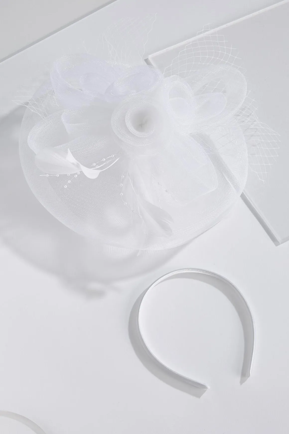 Rosette Feather Pearl Fascinator