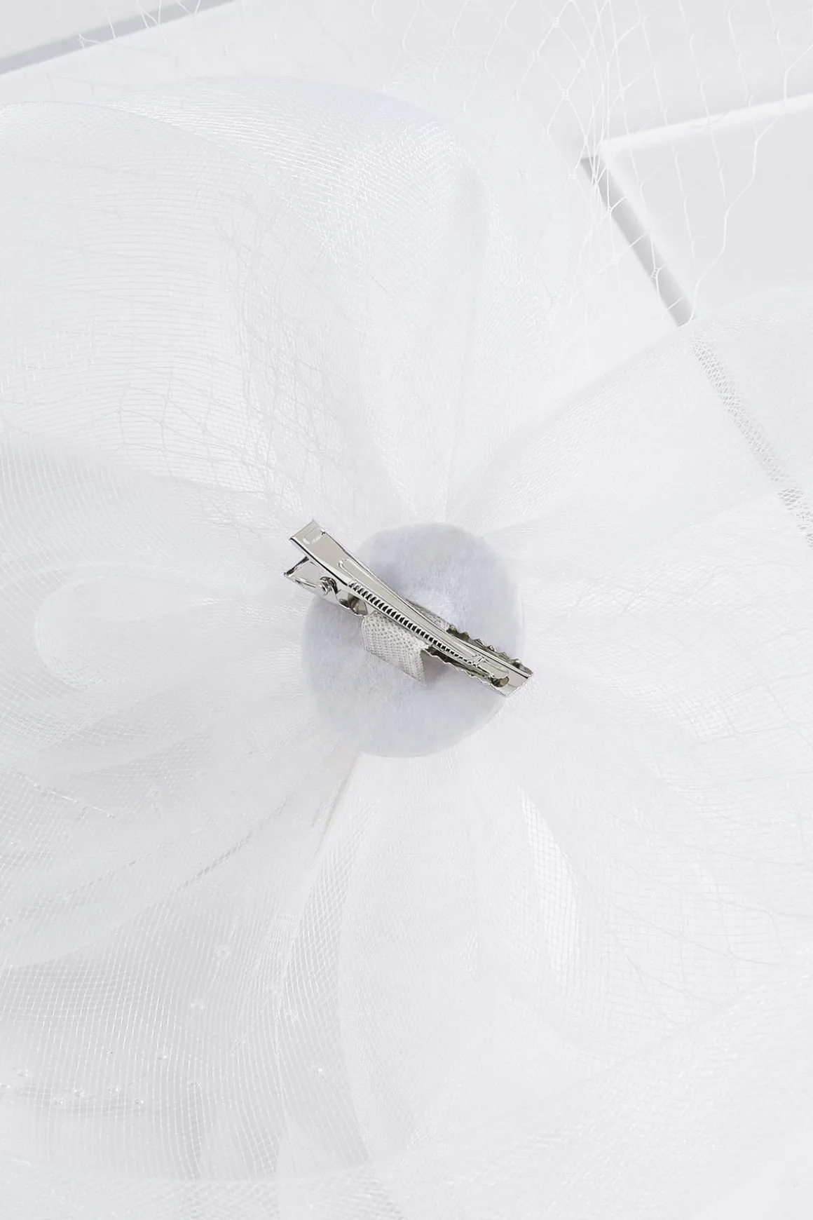 Rosette Feather Pearl Fascinator