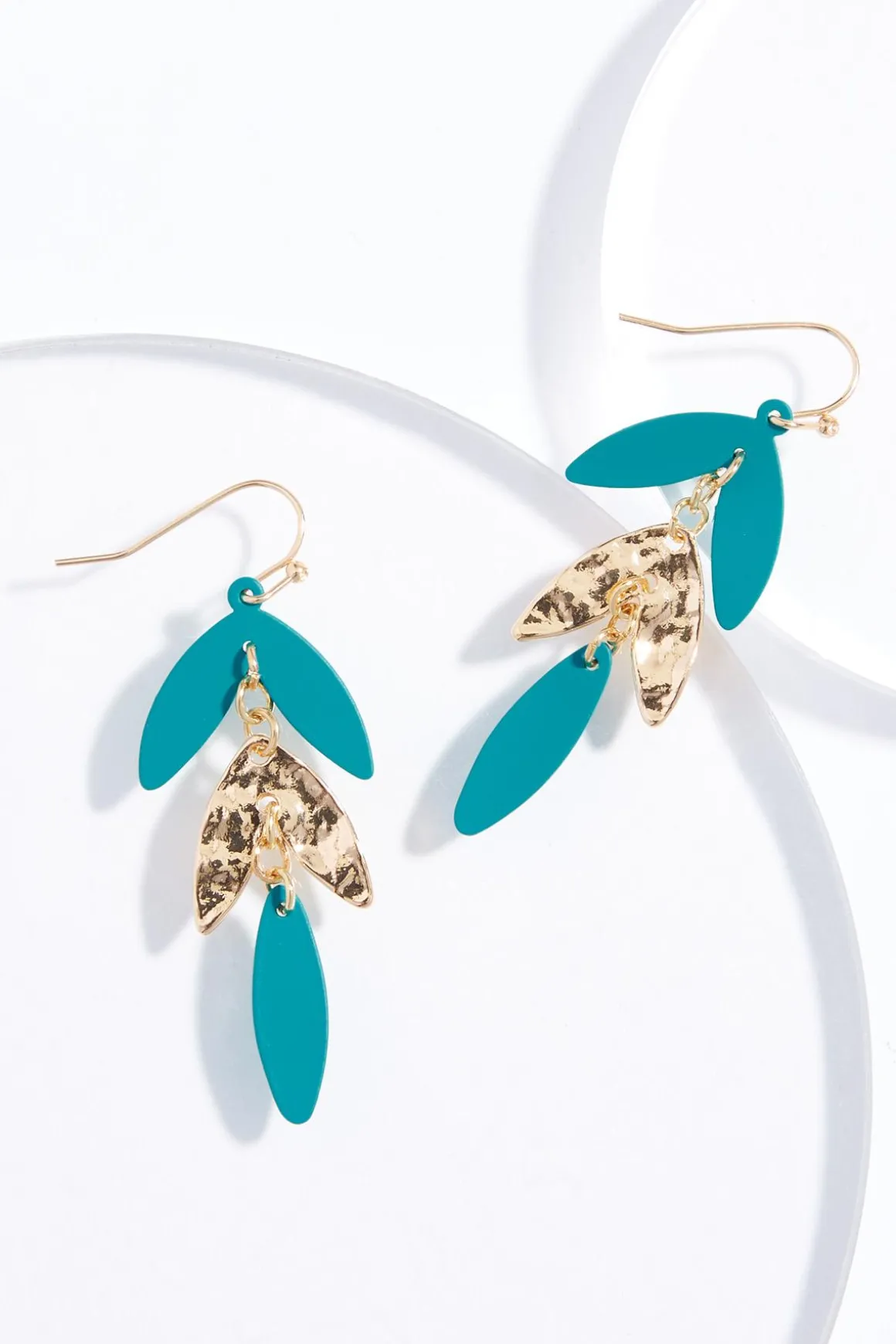 Shaky Color Leaf Gold Earrings