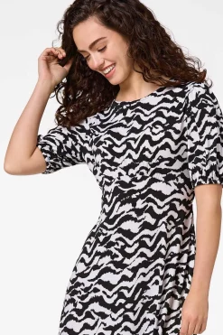 Wavy Print Empire Midi Dress